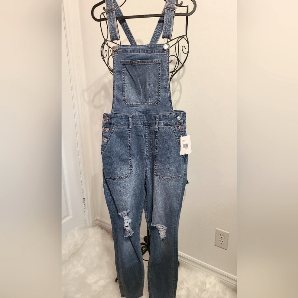 Brand new Guess overalls - reposhed